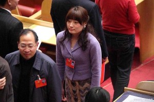 04年娃哈哈掌门人之女自曝，母亲办公室的单纯密码如何改写中国商业史？2004年娃哈哈千金揭秘，宗庆后办公室三不原则如何重塑中国饮料业格局？