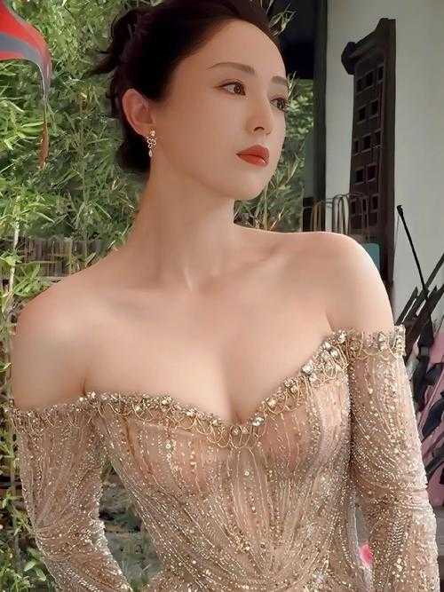 董璇再婚传闻引爆热搜 张维伊身份引热议